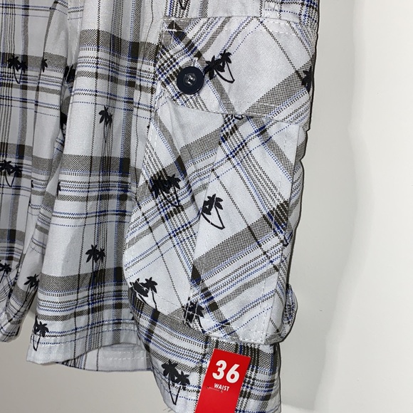 Blue Gear print cargo shorts size 36 NWT - Picture 3 of 10